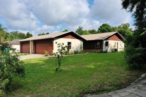 709 Wright Ct, Deland, FL 32720-6781