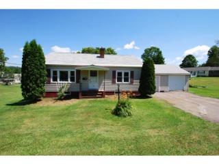 14 Hillcrest Ter, Waterbury, VT 05676-1425