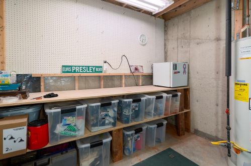 8709 Sentry Dr, Florence KY  41042-8275 exterior