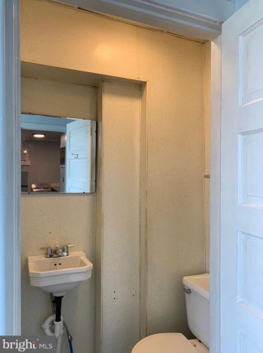 1723 Paxton St, Harrisburg PA 17104-2636 exterior