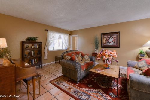 808 Abrego Dr, Green Valley AZ  85614-3641 exterior