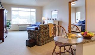 104 Burnett Ave, Seattle WA  98057-2089 exterior