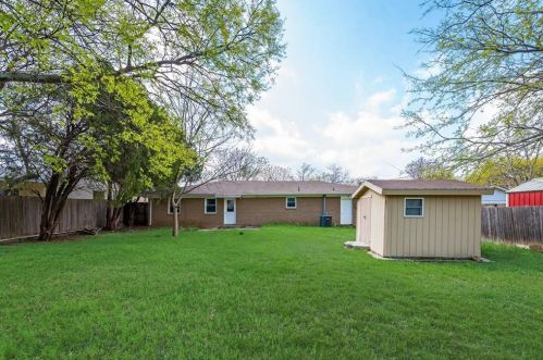 7521 College Cir, Fort Worth TX  76180-6233 exterior