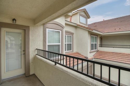 5482 Tares Cir, Elk Grove CA  95757-4361 exterior