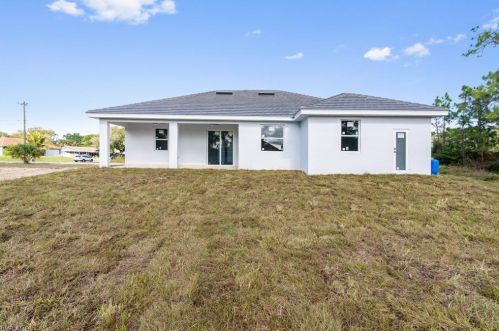 3423 28th St, Lehigh Acres, FL 33971-5266