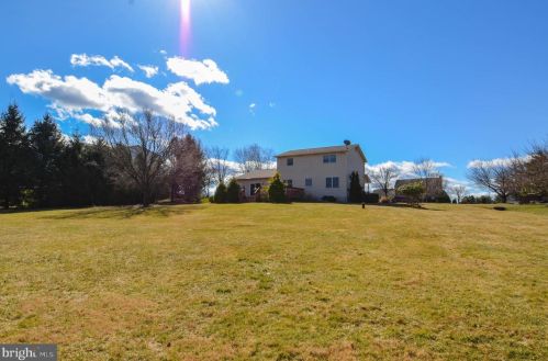 4543 Richard Ter, Walnutport, PA 18088-9673