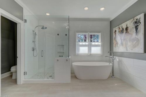 2002 Rockglen Ln, Greensboro NC  27410-2169 exterior