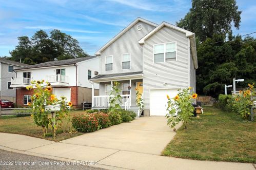 39 Shore Dr, Monmouth Hills NJ  07732-1027 exterior