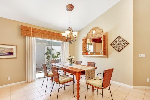 231 Canterbury Dr, West Palm Beach FL  33418-7178 exterior