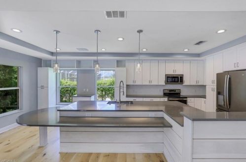 20 Heritage Way, Naples, FL 34110-1366