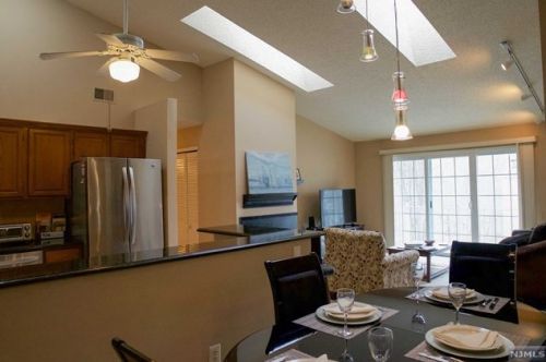 674 Juniper Way, Mahwah NJ  07430-3445 exterior