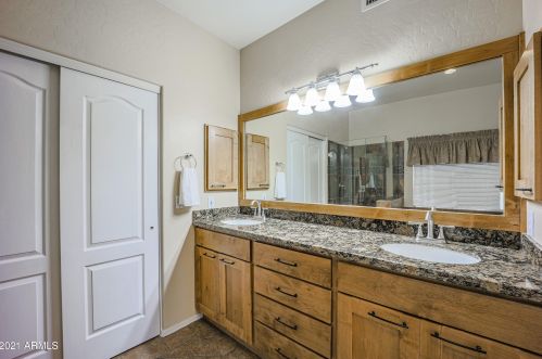 562 Kingston St, Gilbert AZ 85233-4004 exterior