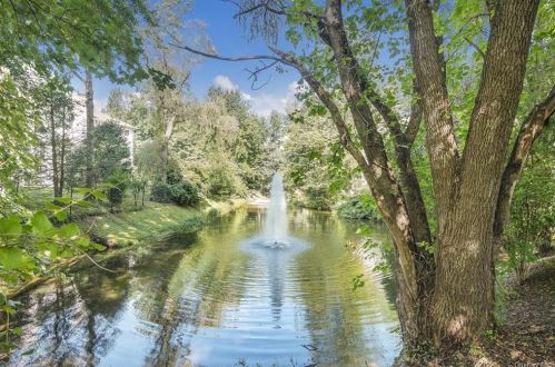 8 Westfield Ln, White Plains NY  10605-5459 exterior