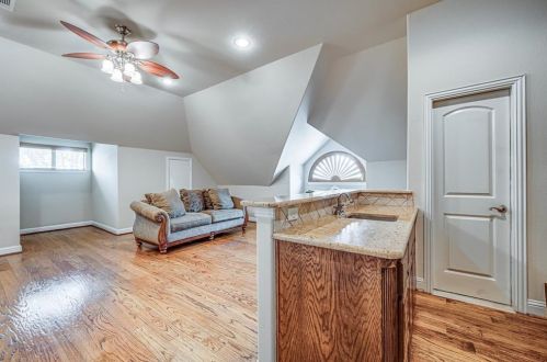 2221 Southern Oaks Dr, Cedar Hill TX 75104-6414 exterior