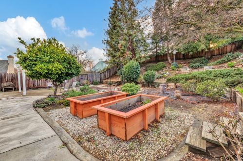 610 Rose Dr, Benicia CA  94510-3756 exterior