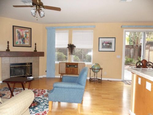 1409 Birdie Dr, Windsor CA  95492-8717 exterior