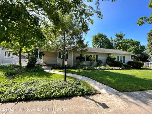 36 Woodbine Ave, Little Silver, NJ 07739-1313
