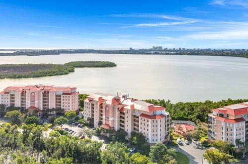 269 Vintage Bay Dr, Marco Island, FL 34145-6956