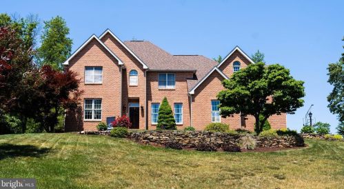 2003 Castlegreen Ct, Upton, PA 17225-9212