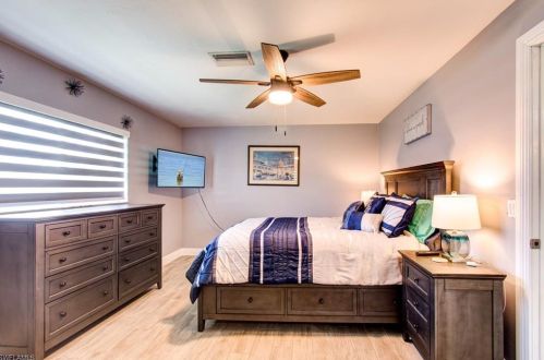 113 41 St, Cape Coral FL  33904-5127 exterior