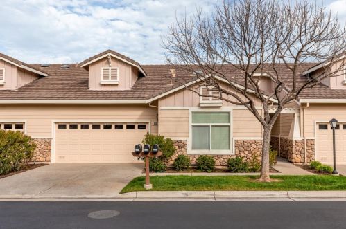 2033 Folle Blanche Dr, San Jose, CA 95135-1251