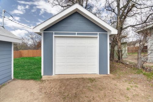2403 Warwick Ave, Fort Worth TX  76106-7557 exterior