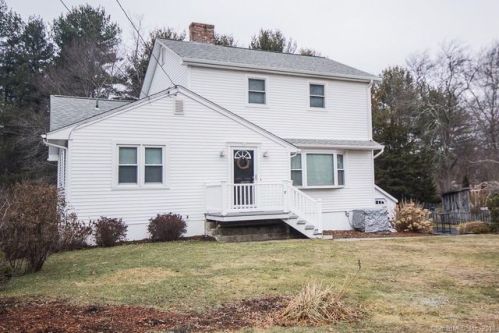7 Willow St, Waterford, CT 06385-2231