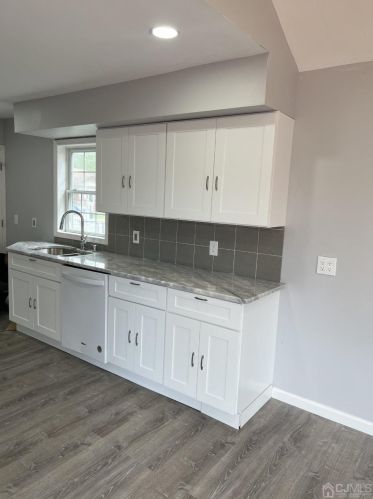 25 Livingston Ave, Avenel NJ  07001-1441 exterior