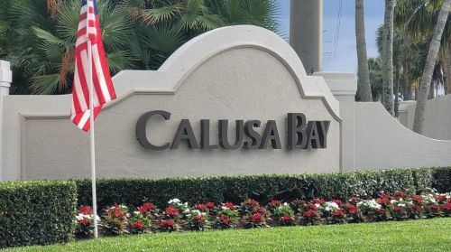 6805 Satinleaf Rd, Naples FL  34109-7188 exterior