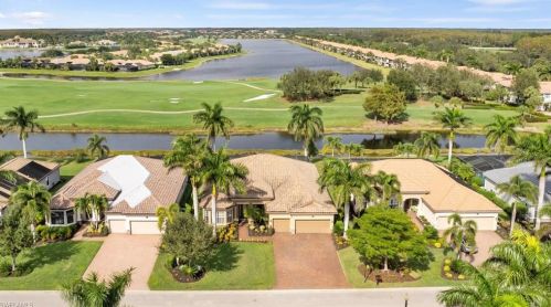 10145 Biscayne Bay Ln, Naples, FL 34120-3754