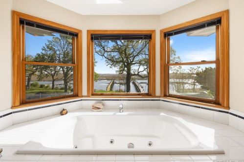 259 Housatonic Dr, Milford CT  06460-4935 exterior