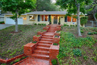 2875 Hermosita Dr, Glendale, CA 91208-2014
