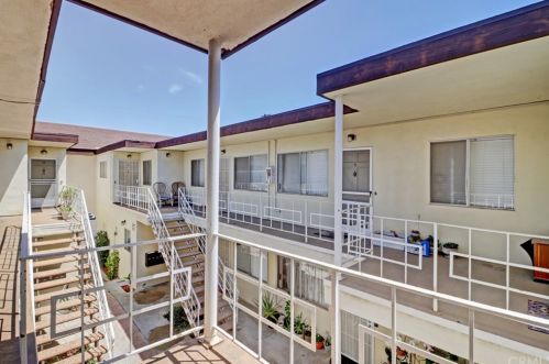 4212 10 St, Long Beach CA  90804-3906 exterior
