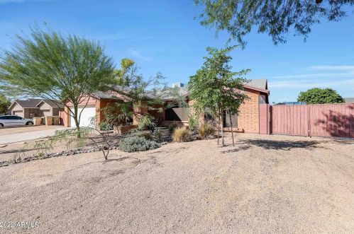 6212 Surrey Ave, Glendale, AZ 85304-1145