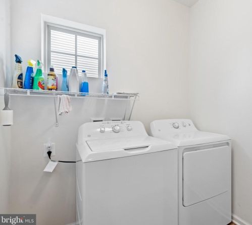 32 Black Forest Ln, Lovettsville VA  20180-8506 exterior