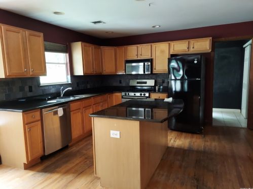 111 Crystal Brk Holw Rd, Mount Sinai NY  11766-2024 exterior