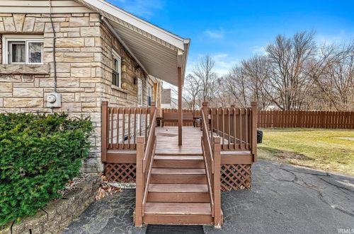 2116 Jefferson Blvd, Mishawaka IN 46545-7720 exterior