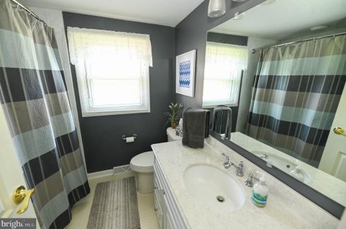 17 Briarwood Rd, Shrewsbury PA  17361-1801 exterior