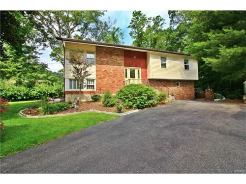 10 Alan Dr, Mahopac, NY 10541-3301
