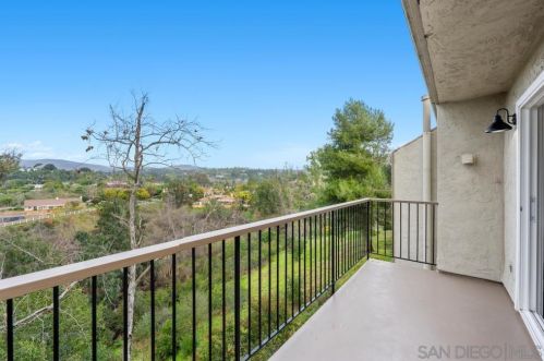 3170 Via De Caballo, Encinitas CA  92024-6925 exterior