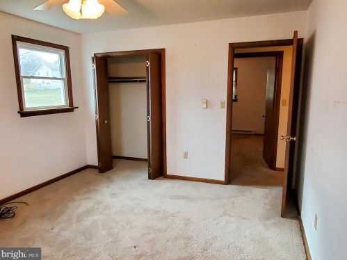 65 Ream Rd, Ephrata PA  17522-9792 exterior