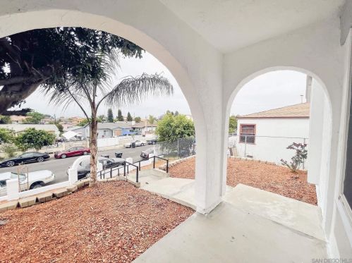 3862 Teak St, San Diego, CA 92113-2858
