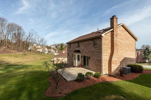 106 Pebble Stone Ct, Pittsburgh, PA 15239-2003