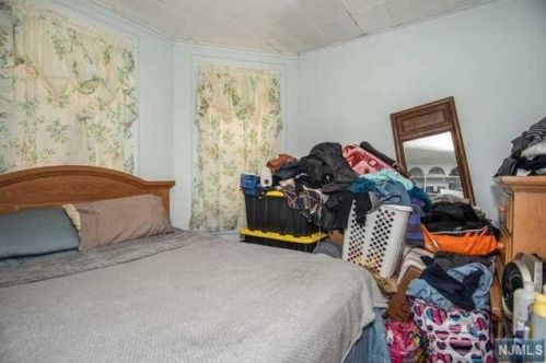 144 Main St, Ridgefield Park NJ  07660-1256 exterior