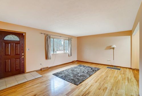 153 Woodside Dr, Pataskala, OH 43062-7809