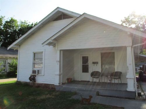 715 E St, Ardmore, OK 73401-4207