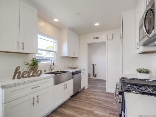 914 57th St, San Diego, CA 92114-1204