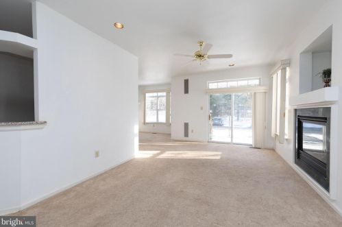 807 Dresher Woods Dr, Dresher PA  19025-1528 exterior