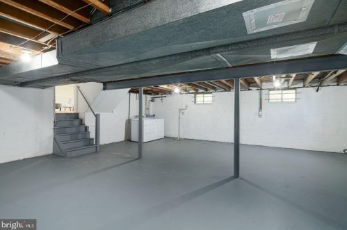 801 Meetinghouse Ct, Riverton NJ  08077-3325 exterior