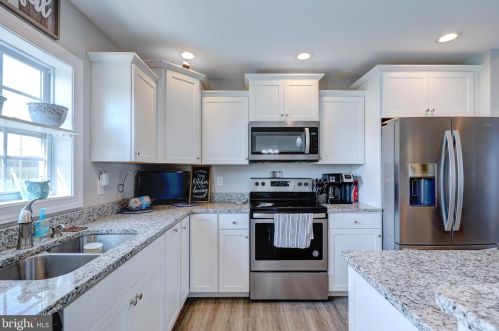 4 Highland Dr, Seaford DE  19973-4827 exterior